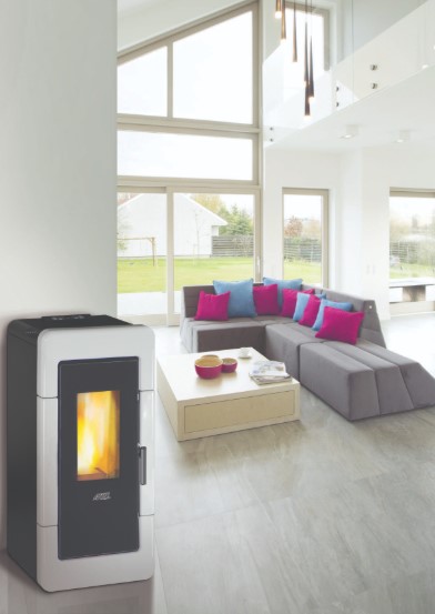 Италианска пелетна камина с водна риза MAJOLICA THERMO L15