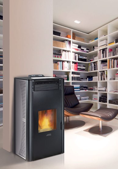 Италианска пелетна камина с водна риза MAJOLICA THERMO XXL 32